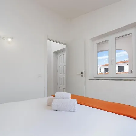 Sunny - 5min To The By Lovelystay Албуфейра