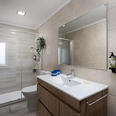 Apartamento Sunny - 5min To The By Lovelystay