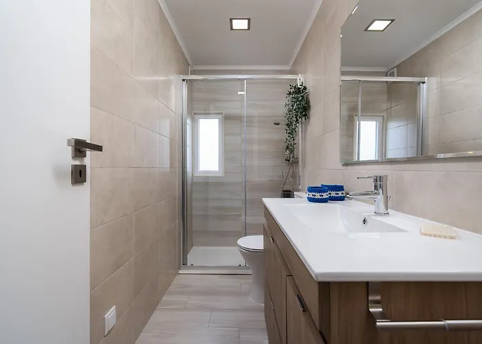 아파트 Sunny - 5min To The By Lovelystay 알부페이라