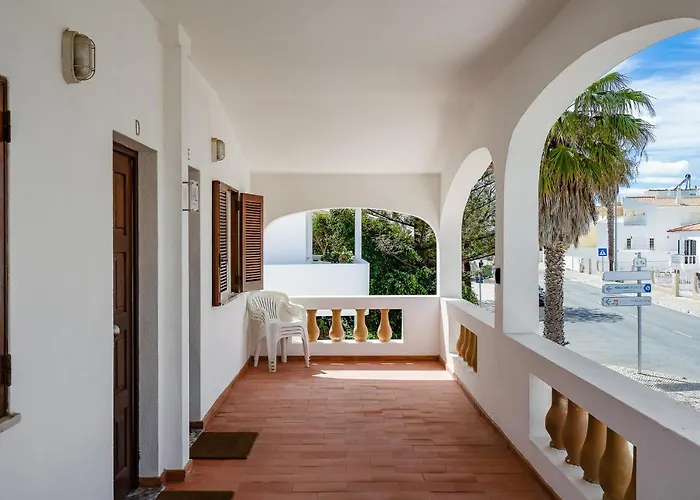 Sunny - 5min To The By Lovelystay 아파트